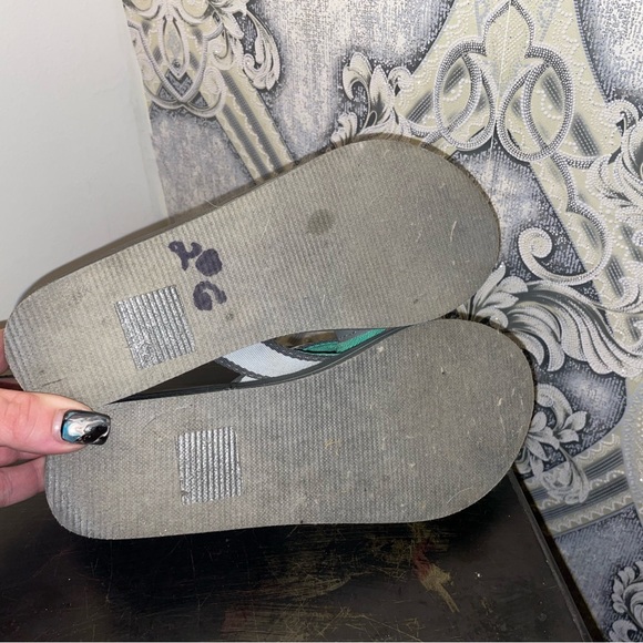 Juicy Couture High Wedge Flip Flops Sandals Gray Green Jeweled size 9 - Picture 5 of 5